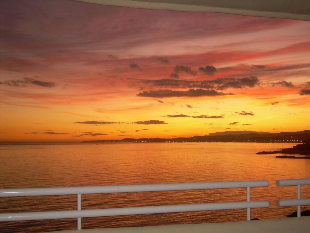 Holidays2Benalmadena Torrequebrada Sea View Front Beach With Pool Parking & Terraces Benalmádena Exterior foto